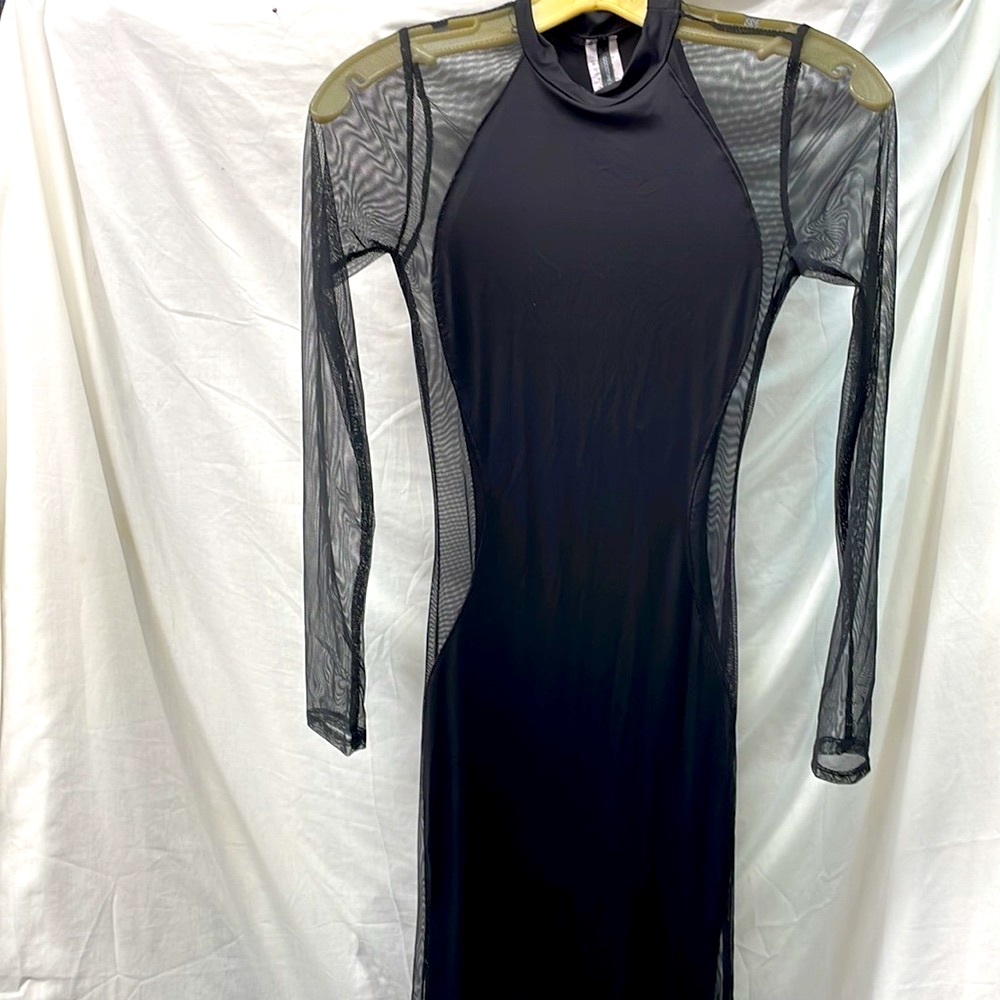 Good time USA new form fitting maxi dress ladies sz M